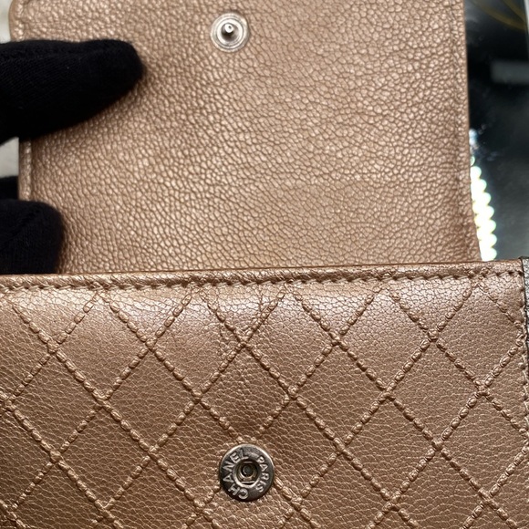 🏆Chanel Leather Compact Trifold Wallet Diamanté Embossed included insert & chain - Picture 11 of 13